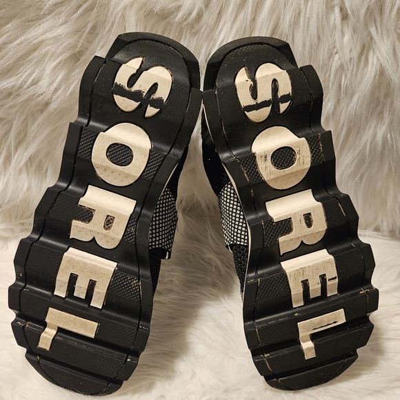 Sorel Womens Kinetic Sneak Strap Shoes - Picture 5 of 9